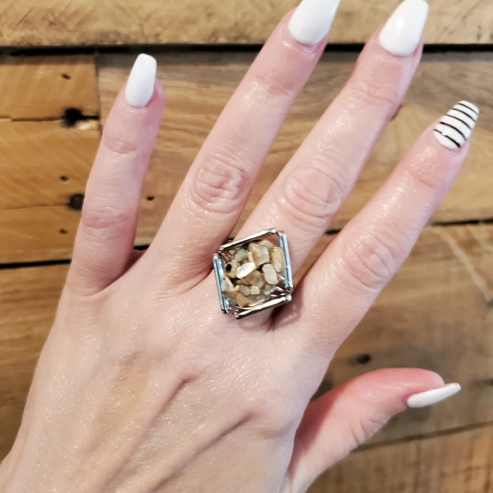 Adjustable silvertone & shell fragment ring